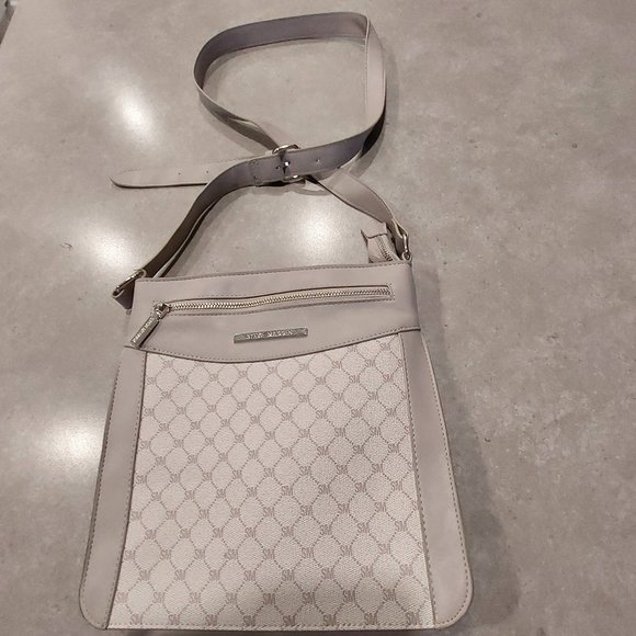 STEVE MADDEN Crossbody Bag - Picture 1 of 11